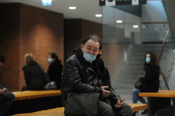 POZNAT GLUMAC ''PAO'' ZBOG HEROINA: Bane Vidaković osuđen zbog posedovanja DROGE