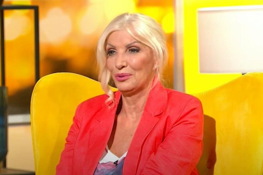 O PRVOM BRAKU CAKANE MALO TOGA SE ZNA: U njemu je dobila najveće bogatstvo koje skriva od javnosti!