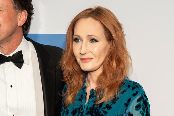 AUTORKA HARI POTERA UPUTILA BRUTALNE REČI SRBIJI NA EVROVIZIJI: Nije mogla dati MOĆNIJI OPIS (FOTO)