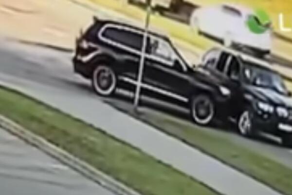 FILMSKO UBISTVO FUDBALSKOG MENADŽERA U CENTRU GRADA: Presreli mu put i izrešetali ga! (Video)