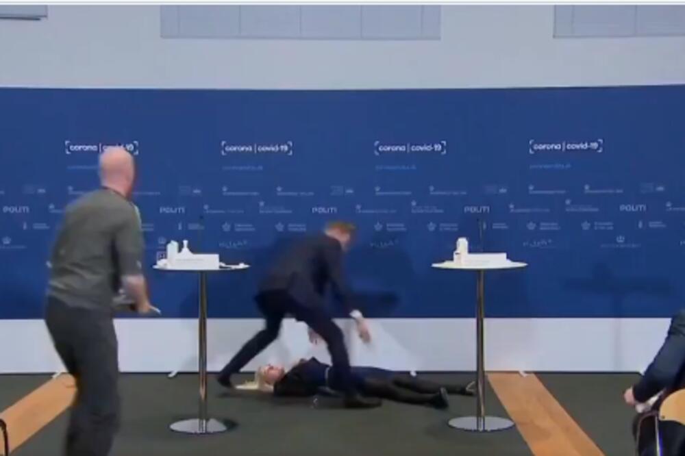 DIREKTORKA AGENCIJE ZA LEKOVE PALA U NESVEST TOKOM KONFERENCIJE: Uznemirujući snimak! (VIDEO)