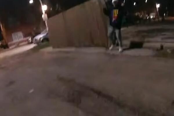 ČIKAŠKA POLICIJA POKAZALA SNIMAK UBISTVA DEČAKA (13): Čuje se "stani", dečak je imao PIŠTOLJ? (VIDEO)