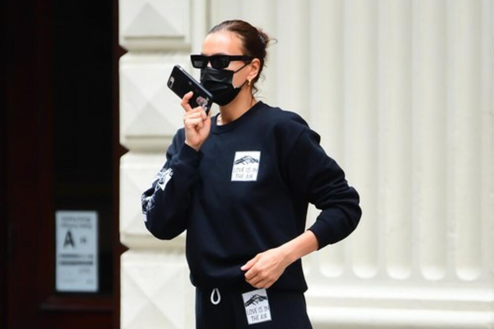 DEVOJKE GLEDAJTE I UČITE! IRINA ŠAJK OBORILA SA NOGU STAJLINGOM:Niko ne skida pogled sa obuće,ČIZME BODU OČI!(FOTO)