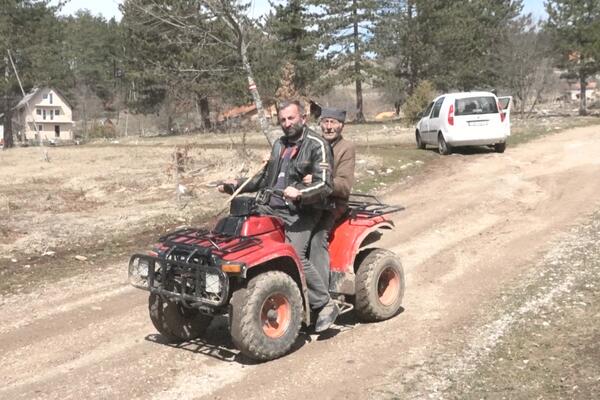 TURBO DEDA SA MURTENICE GAZI DESETU DECENIJU: Ima recept za dugovečnost! (FOTO)
