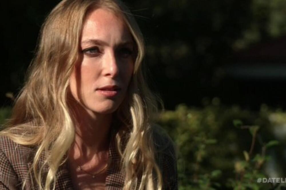 AU! BILA JE DEO JEZIVOG KULTA, SADA ISPLIVALA NJENA GOLA SLIKA: Unuka Jelisavete Karađorđević PONOVO ŠOKIRA!