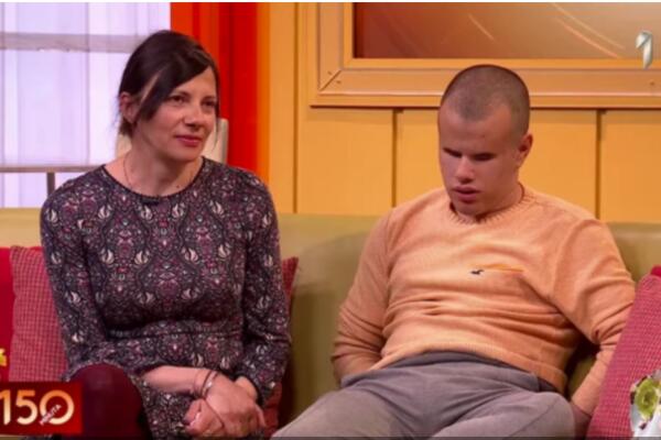 MAMA HEROINA! Lidija rodila zdravo dete, onda usledio ŠOK! "Doktorka mu je raširila kapke, unutra nije bilo ničega"