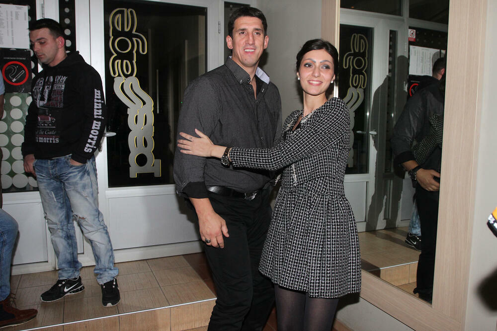 I ON ŽELI DA RASKRSTI SA SVOJOM ŽENOM! Kristijan ne može da izdrži SVAĐU sa Ivanom, pa doneo BITNU ODLUKU!