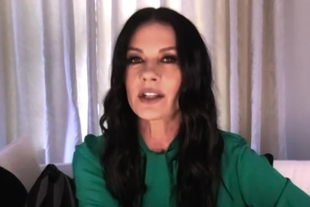 Prelepa GLUMICA objavila SNIMAK svoje 18-godišnje ĆERKE: Svi su oduševljeni kako IZGLEDA! Lepša od MAJKE! (VIDEO)