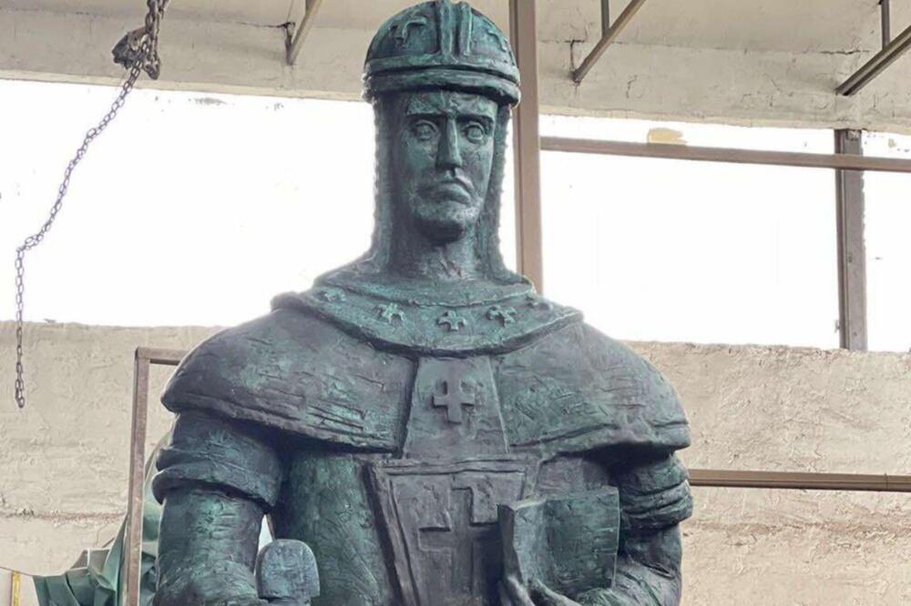 VESIĆ NAJAVIO OTVARANJE SPOMENIKA DESPOTU STEFANU LAZAREVIČU: Opisao je i kako će tačno statua izgledati!