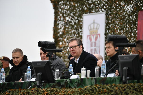 PONOSAN SAM! Impresivno kako PANCIR gađa... Vučić se oglasio po završetku vojno-policijskih vežbi