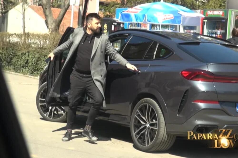 RODITELJ PRE SVEGA! PAPARACO PRATIO AMIDŽIĆA I NJEGOVU ŽENU U STOPU: Pokazali kako se brinu o sinu! (VIDEO)