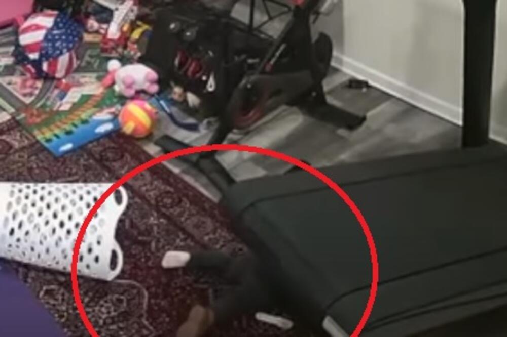 UZNEMIRUJUĆI SNIMAK! Dečaka TRAKA ZA TRČANJE bukvalno progutala, scene su JEZIVE! (VIDEO)