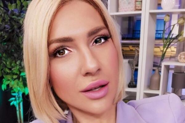 NJOJ JE BILO ŠIK! KOŽNE RUKAVICE, TREGERKE I VELIKI DEKOLTE: Jovana Jeremić je ranije imala TOTALNO HIT STIL!(FOTO)