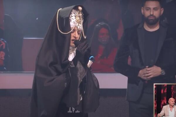 HIT HITOVA! TAKMIČARKA IZAŠLA NA SCENU OBUČENA U KOSTIM ČASNE SESTRE: Skinula se i POLUGOLA napravila NEVIĐENI ŠOU!