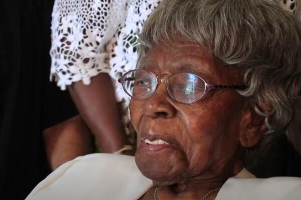 UMRLA NAJSTARIJA AMERIKANKA: Imala je 116 godina, a za sobom je ostavila 100 praunuka! (VIDEO)