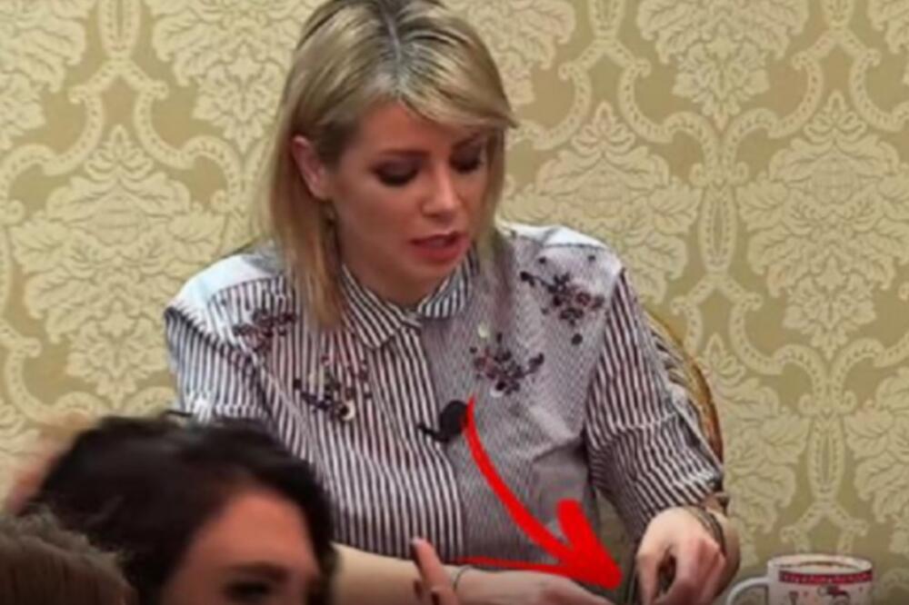 DA LI JE MOGUĆE? SRBIJA JE BRUJALA KADA JE VODITELJKI ISPALA BALA U EMISIJI: Snimak se ponovo POJAVIO, PRESMEŠNO