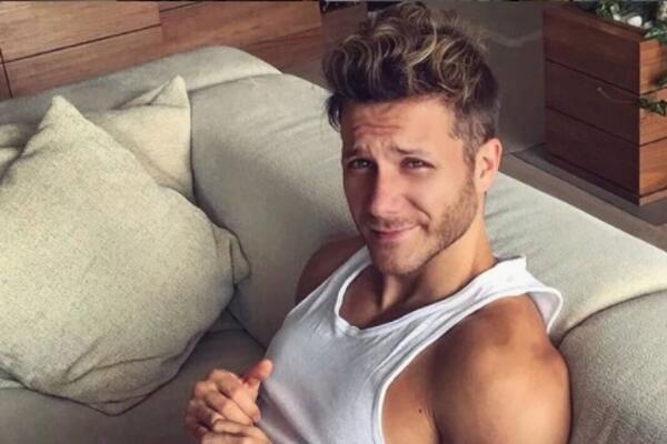 SAŠA KOVAČEVIĆ DOK JE SAM U KUPATILU POKAZAO SVOJU VELIČINU: Nismo znali da je baš OVOLIKA ZVER!