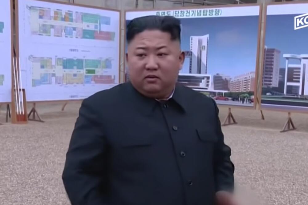 KIM SLAVIO ROĐENDAN DEDE, PA ONDA IZDAO NAREĐENJE: Severna Koreja razvija rakete, Amerika će biti nemoćna (VIDEO)