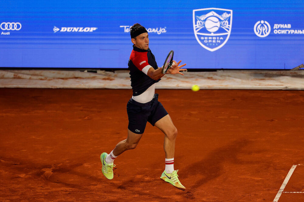 ZAŠTO LAKO, KADA MOŽE TEŠKO! Krajinović zamalo da izgubi dobijen meč