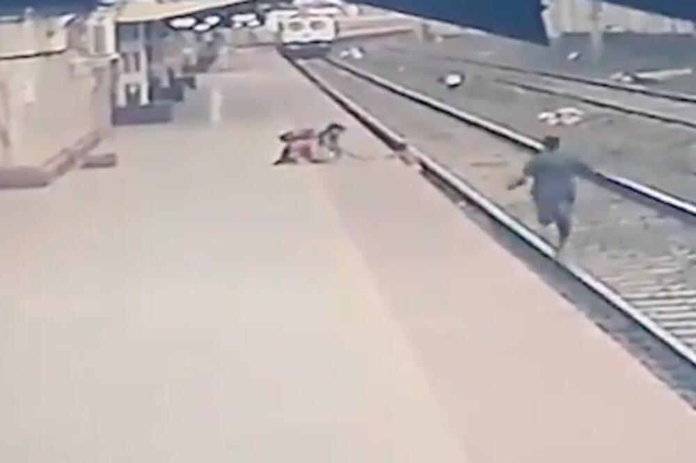 HEROJSKI ČIN ŽELEZNIČKOG RADNIKA! Rizikovao je život da bi spasio dete (VIDEO)