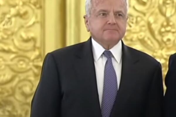 NAKON PREMIŠLJANJA AMERIČKI AMBASADOR IPAK NAPUŠTA MOSKVU: Saliven se vraća u Vašington!
