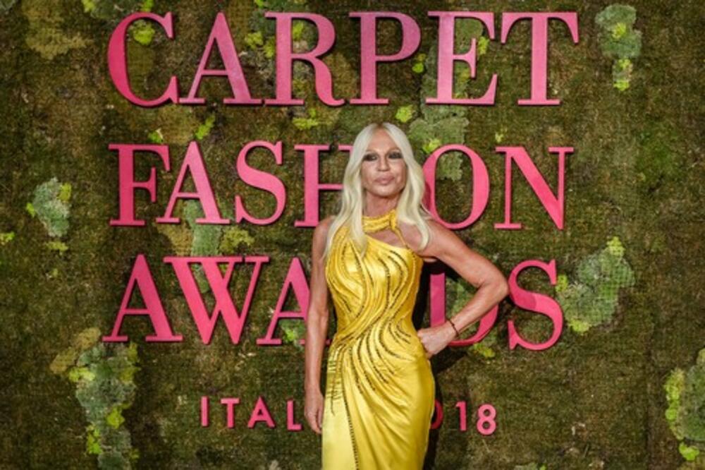 OD ZANOSNE ITALIJANKE DO HOROR FILMA! KO SMEŽURANA BABA UNIŠTENA OPERACIJAMA: Donatela Versaće ZABRINJAVA izgledom!