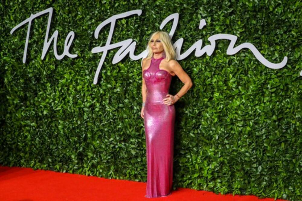 PROGLASILI SU GA NAJLEPŠIM A SADA JE POSTAO PRVI SRBIN KOME SE JAVILA DONATELA VERSAĆE: Otkrivamo šta mu je pisala!