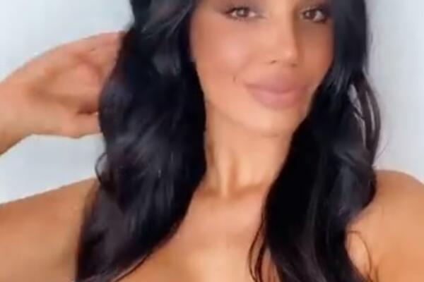 NAJZGODNIJA HRVATICA POKAZALA ZADNJICU NA JAHTI: Komšije su U EKSTAZI, a preti da se prelije i u SRBIJU! (FOTO)