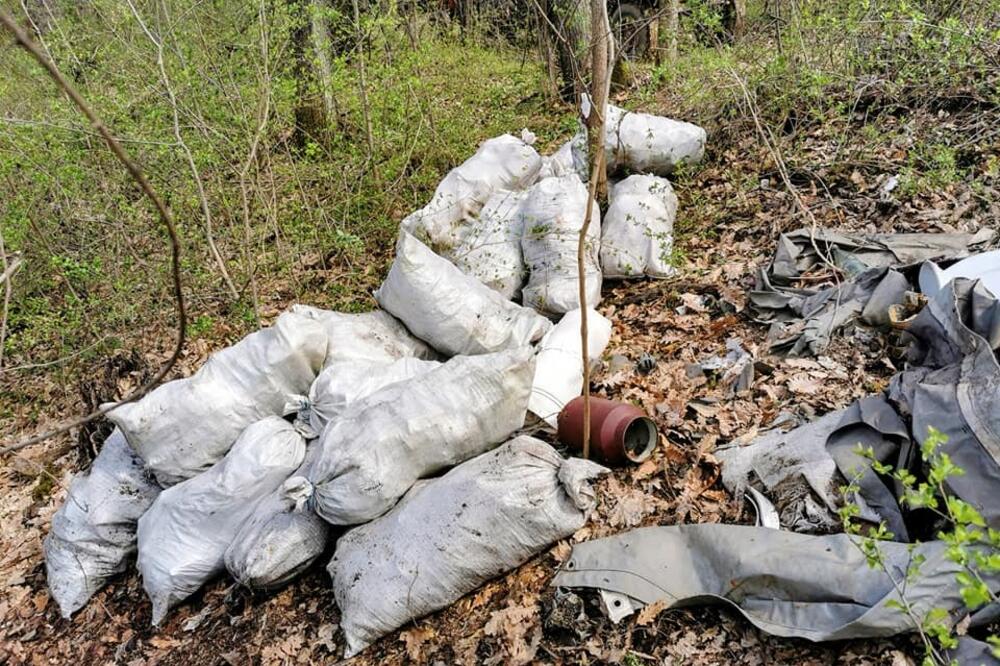 DOKAZALI KAKO SE VOLI SELO: Sami se skupili i OČISTILI DEPONIJU, nisu mogli da sede SKRŠTENIH RUKU (FOTO)