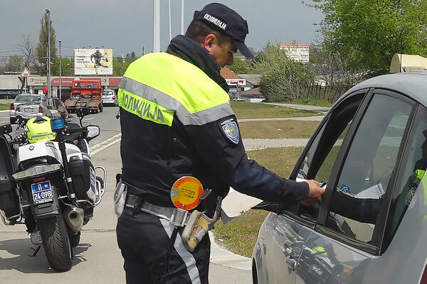 SAOBRAĆAJNA POLICIJA IMALA PUNE RUKE POSLA U BEOGRADU! 2 vozača zaustavljena, jedan od njih bio na heroinu