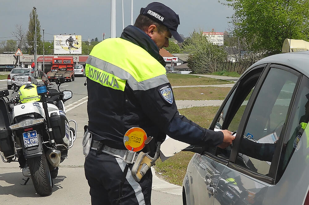BURAN VIKEND U LESKOVCU I LEBANU: Policija zadržala čak 10 vozača, jedan vozio sa 2,96 promila!