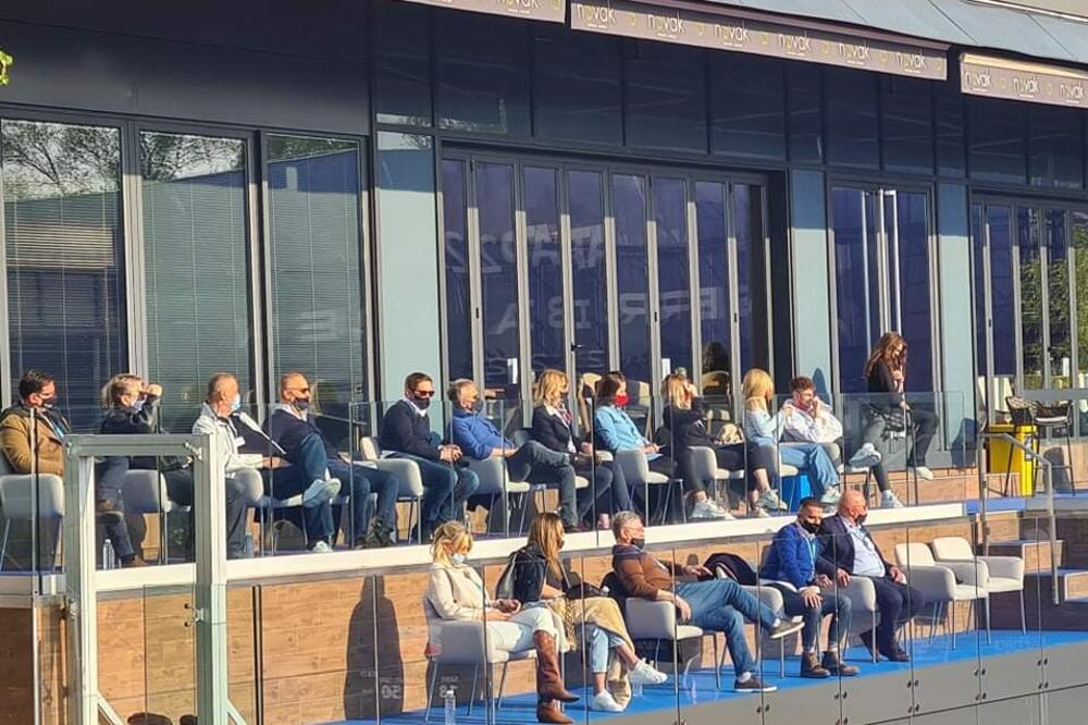 HIT, OVO NISTE MOGLI DA VIDITE NA TV: Plakaćete od smeha kada shvatite ŠTA JE URADIO Đokovićev drugar usred meča