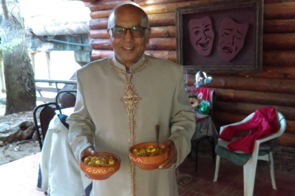 INDIJAC ROJ VEĆ 40 GODINA ŽIVI U NIŠU: Otišao u penziju, pa KUVA svakome ko voli indijsku hranu (FOTO)