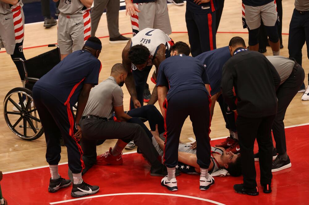 STRAVIČNA POVREDA DENIJA AVDIJE: Težak prelom noge, SEZONA JE GOTOVA! (VIDEO)