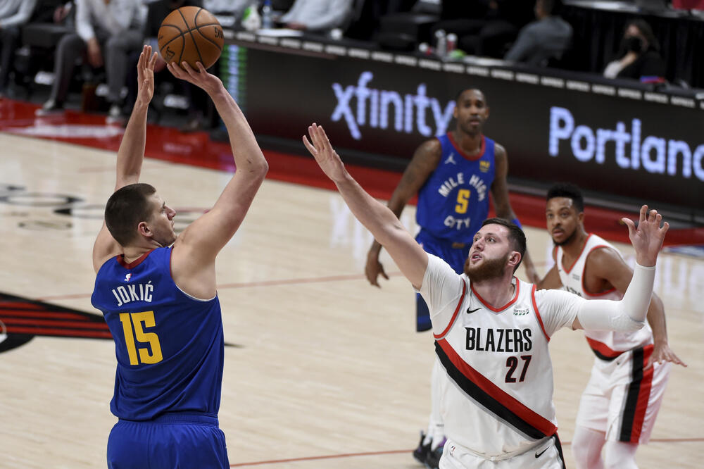 JOKIĆ SE IGRAO SA "BOŠNJAČKOM ZVERI": Nurkić bio nemoćan pod oba koša! (VIDEO)