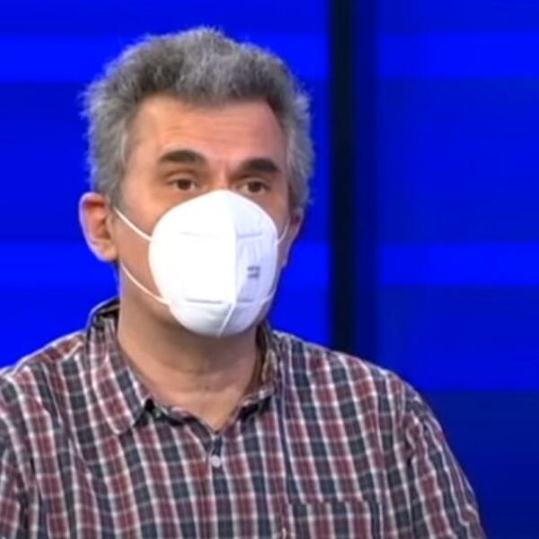 OGLASIO SE DOKTOR POPADIĆ O LAŽIMA DA VAKCINA IZAZIVA STERILITET: Obavezno pročitajte šta je rekao, SVE JE JASNO!