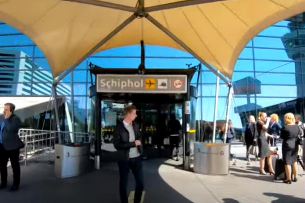 KLIMATSKI AKTIVISTI POKUŠALI DA BLOKIRAJU 7 AERODROMA U ŠVEDSKOJ: 14 osoba uhapšeno