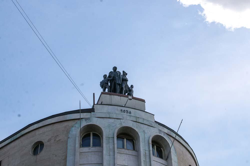 BEZUMAN ČIN: Oskrnavljeno 8 nadgrobnih spomenika kod Gračanice, 6 potpuno uništeno!
