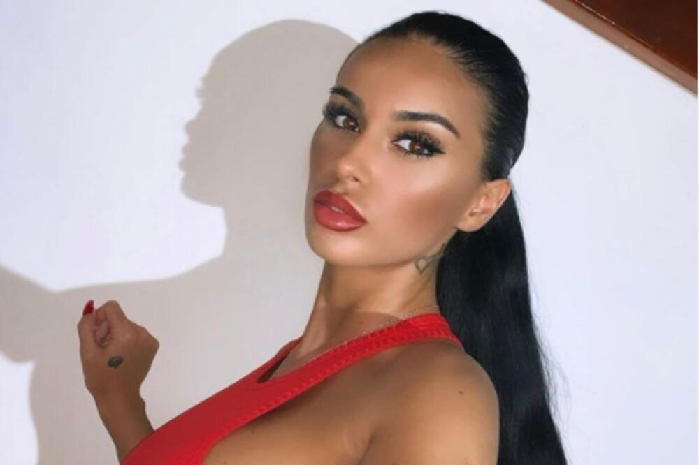 ANĐELINE SAVRŠENE GRUDI BALKANSKE! I ne samo grudi... Devojka Dinamovog Albanca zaludela hrvatsku ligu! (FOTO)