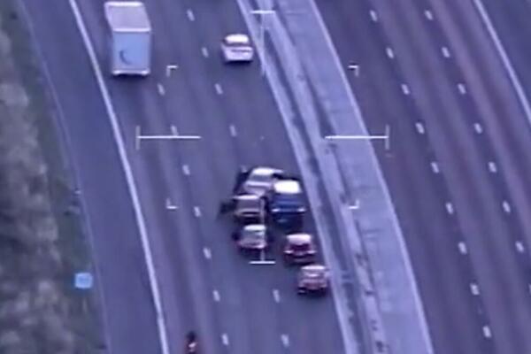 MISTERIOZNOJ ŠEFICI PODZEMLJA DUGOVAO MILIONE: Narko bos ubijen na pragu SVOJE KUĆE! (VIDEO)