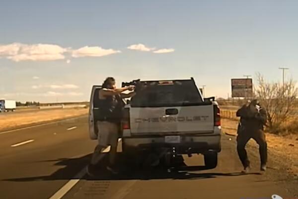 OBJAVLJEN SNIMAK I NOVI DETALJI UBISTVA POLICAJCA U NOVOM MEKSIKU: Napadač mu je pucao pravo u POTILJAK (VIDEO)