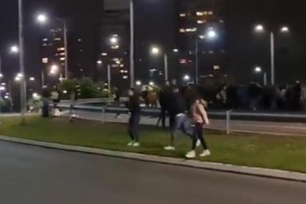 DOKLE ĆEMO TRPETI TEROR U BEOGRADU? Ponovo KORONA ŽURKA, ponovo pijani pretrčavaju put, NEKO ĆE DA POGINE! (VIDEO)