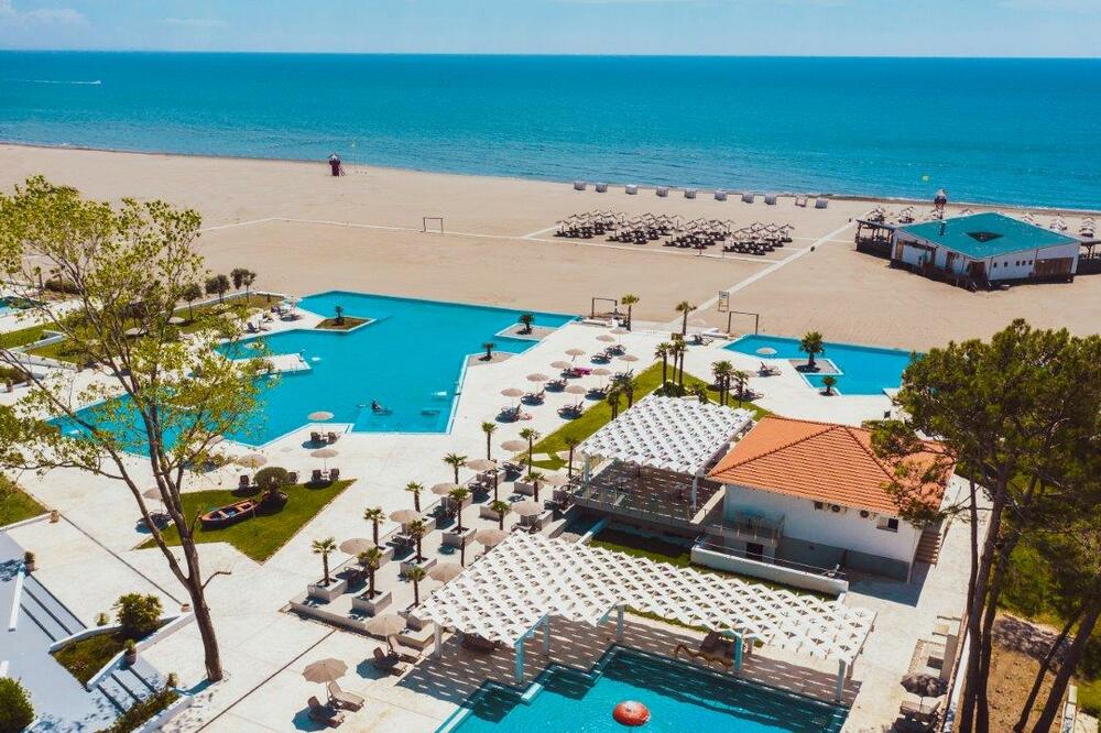 BISER NA PEŠČANOJ PLAŽI JADRANA - Otkrivamo savršeno mesto za potpuni ugođaj na moru i odmor cele porodice (VIDEO)