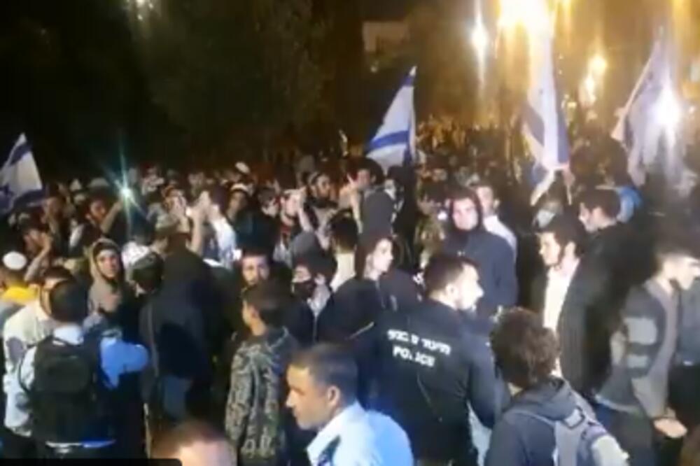 NOĆ HAOSA! ŽESTOKI SUKOBI NA ULICAMA JERUSALIMA: Jevreji uzvikivali "Smrt Arapima" (VIDEO)