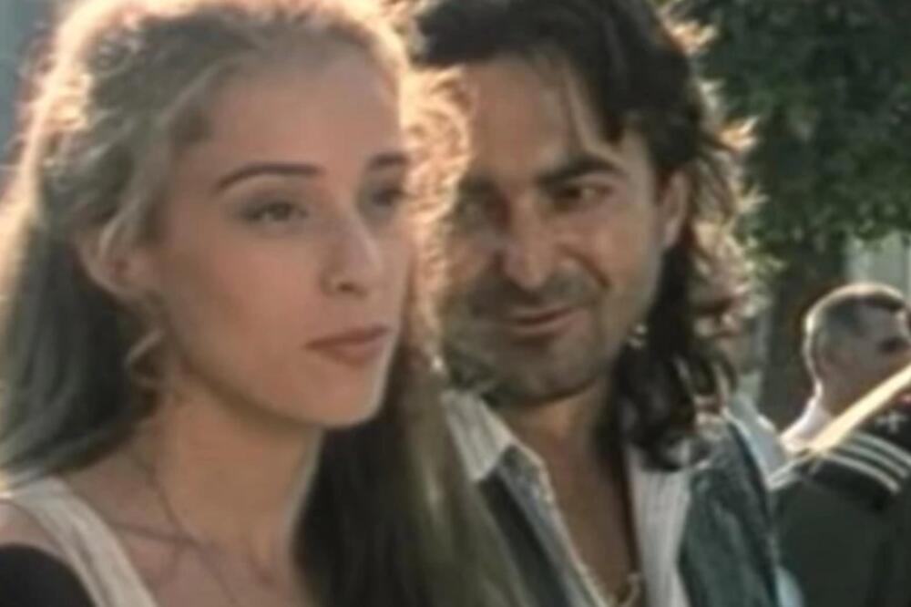 GLUMICA JE LEPOTOM OSVOJILA BALKAN: Doživela je PREOBRAŽAJ, preko noći se zamonašila i otišla u pustinju!