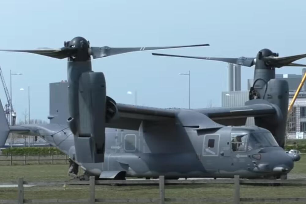 AMERIČKA VOJNA LETELICA UNIŠTILA HELIODROM U KEMBRIDŽU: Usled razornog vrtloga podloga za sletanje NESTALA! (VIDEO)