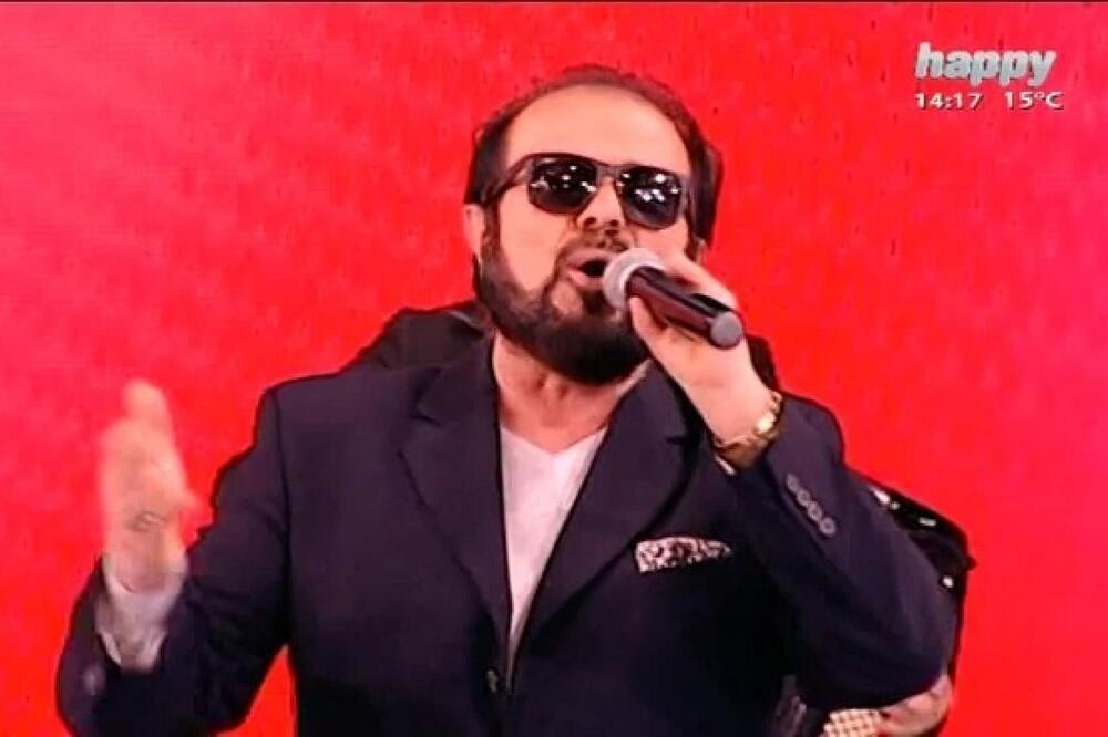 PODMLADIO SE POD STARE DANE, MNOGI SE PITAJU JEL MOGUĆE DA JE ON: Pevač ofarbao kosu i pustio bradu,ZNATE LI KO JE?