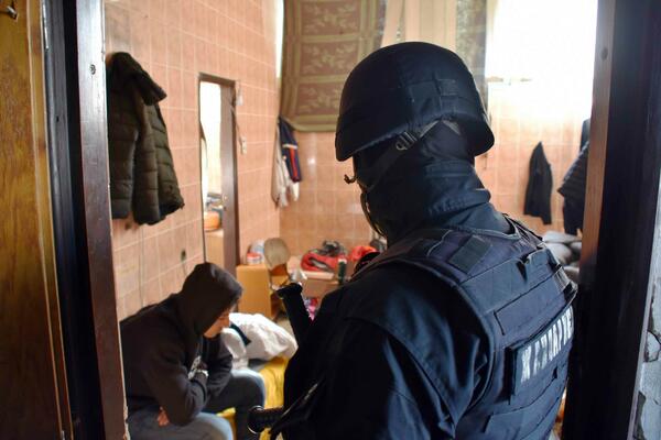 BRZOM AKCIJOM POLICIJE UHAPŠEN OSUMNJIČENI ZA PROVALU KLADIONICE U PANČEVU! Ukrao kasu sa 380.000 dinara