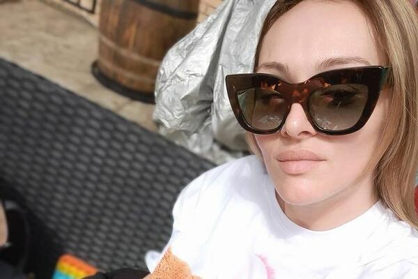 ANABELA IMALA HIRUŠKU INTERVENCIJU: Pevačica nakon svih skandala doživela PAKAO, pa ispričala jezivu ISTINU!
