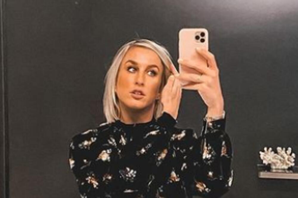 VOLI ODNOSE U VOZOVIMA, SMANJILA JE GRUDI! Supruga slavnog fudbalera imala je burnu prošlost